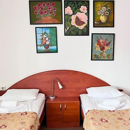 Hotel Sjesta 米科武夫 外观 照片